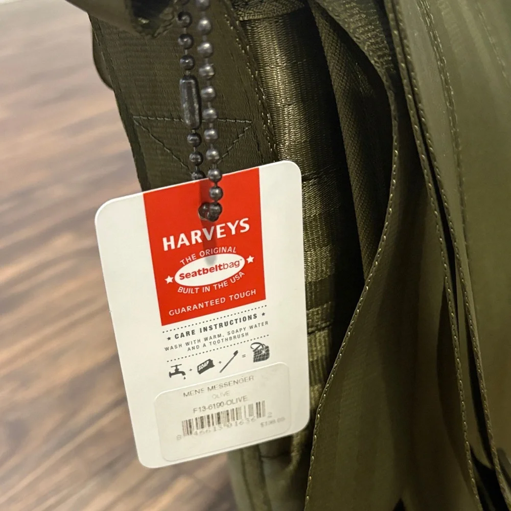 NWT- Harveys Forest Green Men’s Messenger Bag - Picture 2 of 11